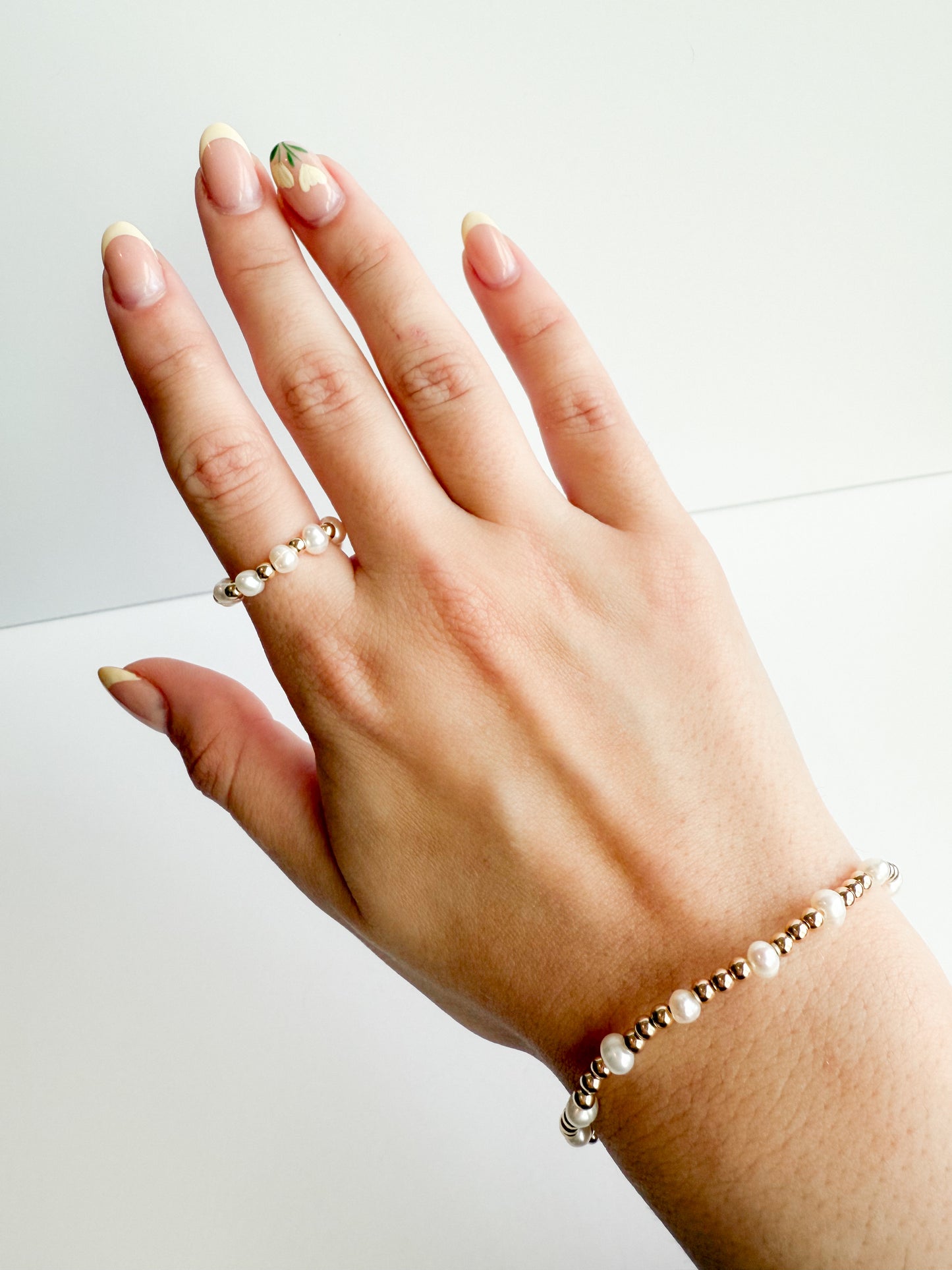 Dainty Freshwater Pearl Gold Bracelet